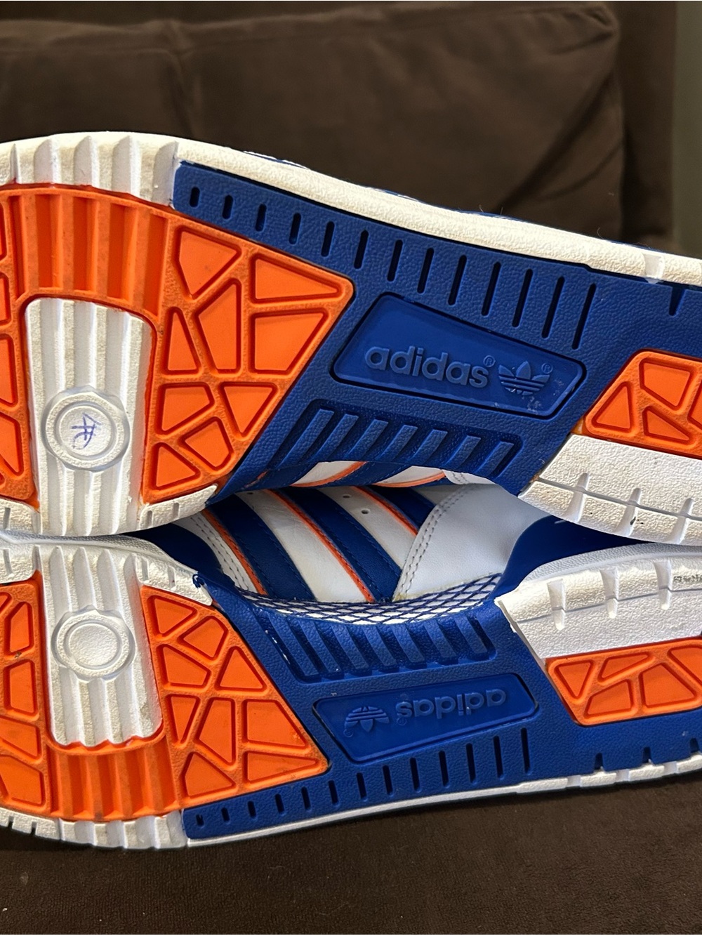 KNICKS colorway, Adidas throwback ‘Ewing’ style sneakers. - Picture 7 of 7